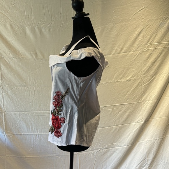 NWT cold shoulder top - Picture 5 of 7